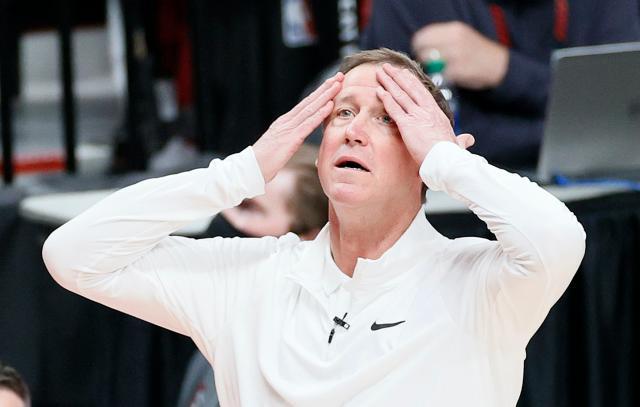 世界杯手机高清观看平台-有些巨星生涯注定无冠 但利拉德谈放弃还为时过早